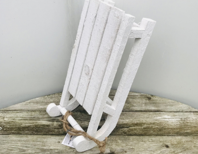 Sanie decorativă albă din lemn