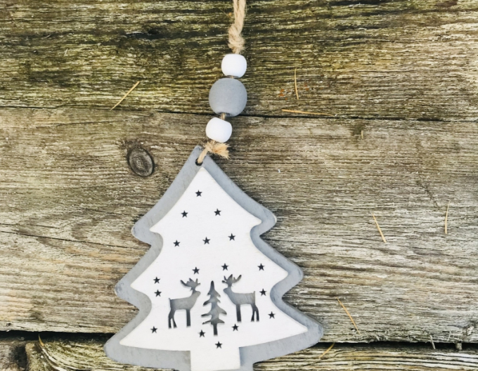 Pom de Crăciun pentru agățat gri cu alb