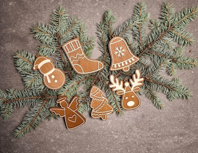 Set de turtă dulce nr.1 - cutie cu decorațiuni de Crăciun