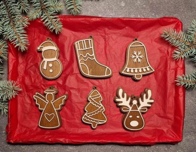 Set de turtă dulce nr.1 - cutie cu decorațiuni de Crăciun