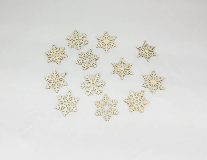 Set cu fulgi de zăpadă - cutie cu decorațiuni de Crăciun