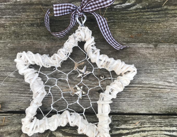 Stea din răchită cu sârmă albă 14cm