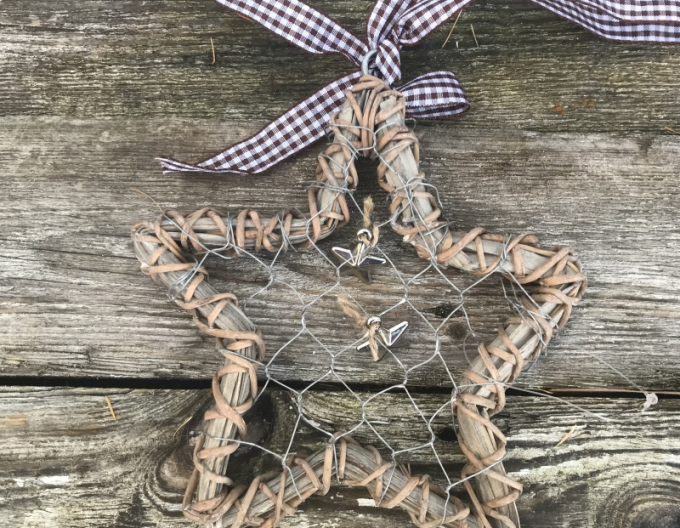 Stea din răchită cu sârmă maro 14cm