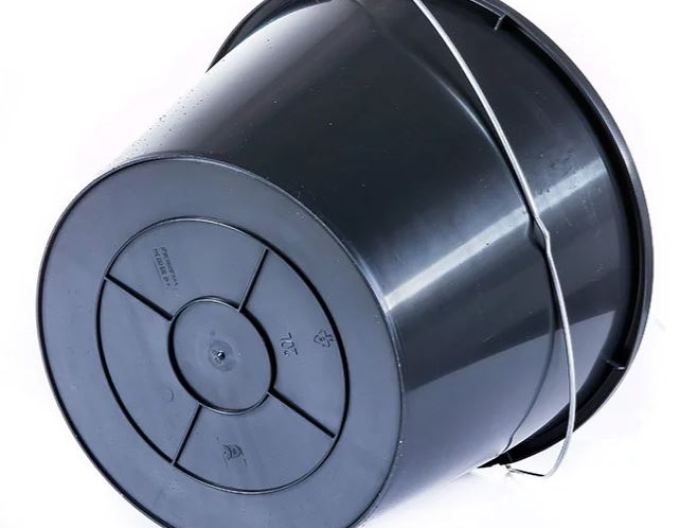 Găleată din plastic cu pâlnie 20L