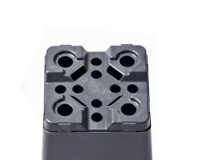 Ghiveci de flori din plastic pătrat înalt negru 1,7l, 11 x 19 cm