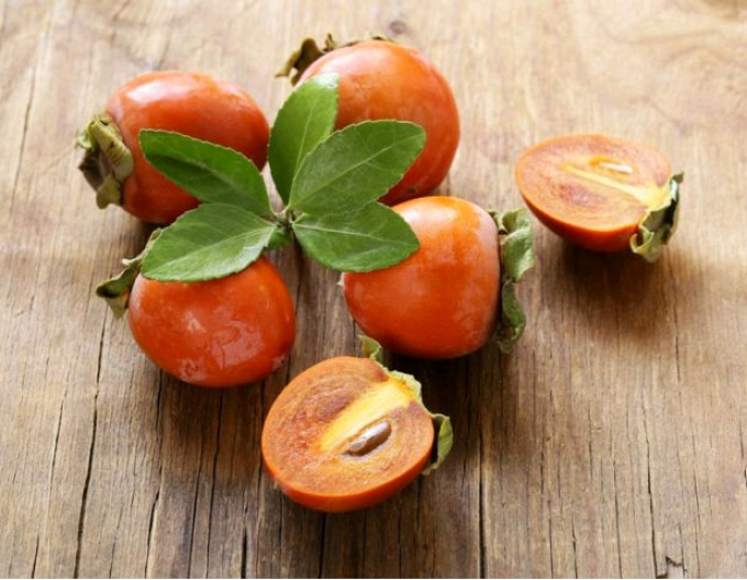 Hurmikaki ’Tipo’ – pe tulpină 9l